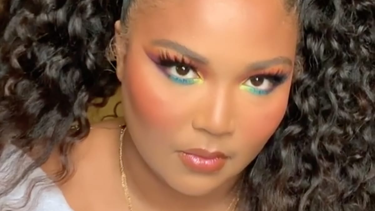 Lizzo Calls Out Men Who Judge Womens Bodies