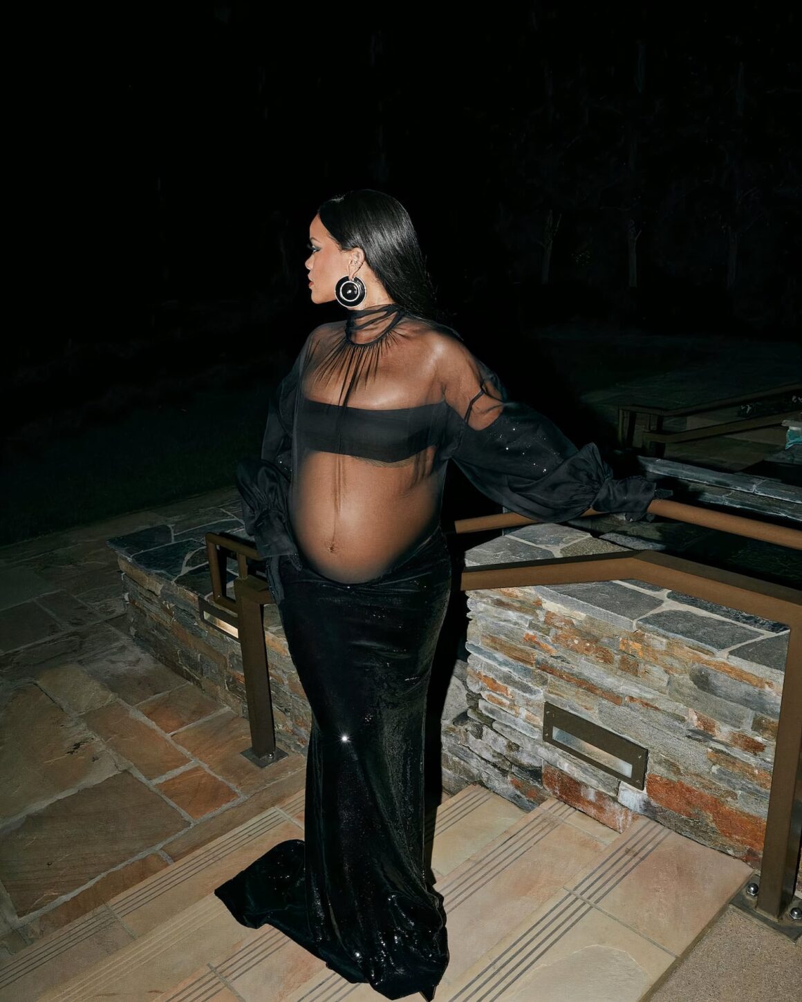 Rihanna Shows Off Her Baby Bump At Oscar 2022 Afterparty