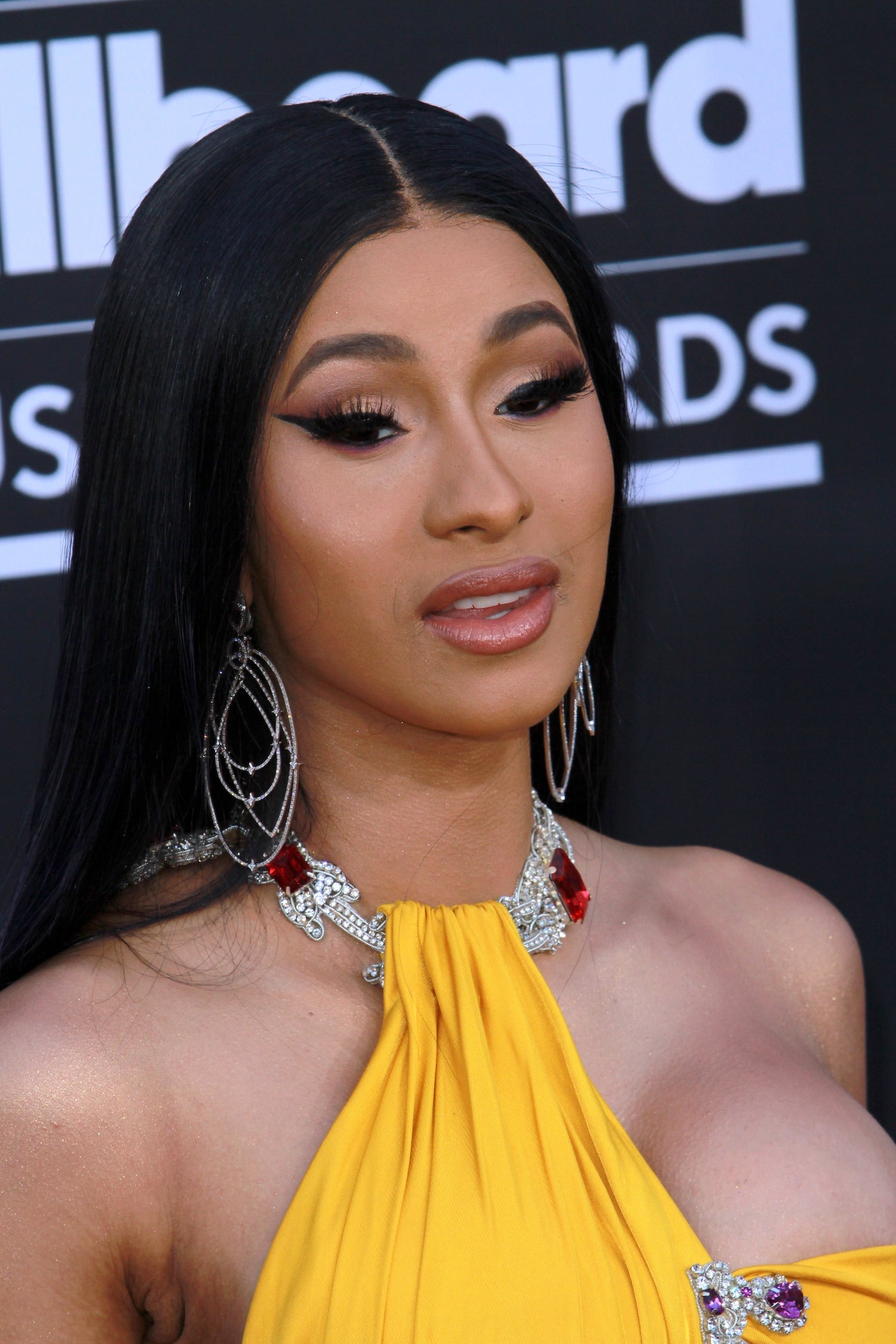 Cardi B Slams Rumor Of Offset Allegedly Cheating With Saweetie