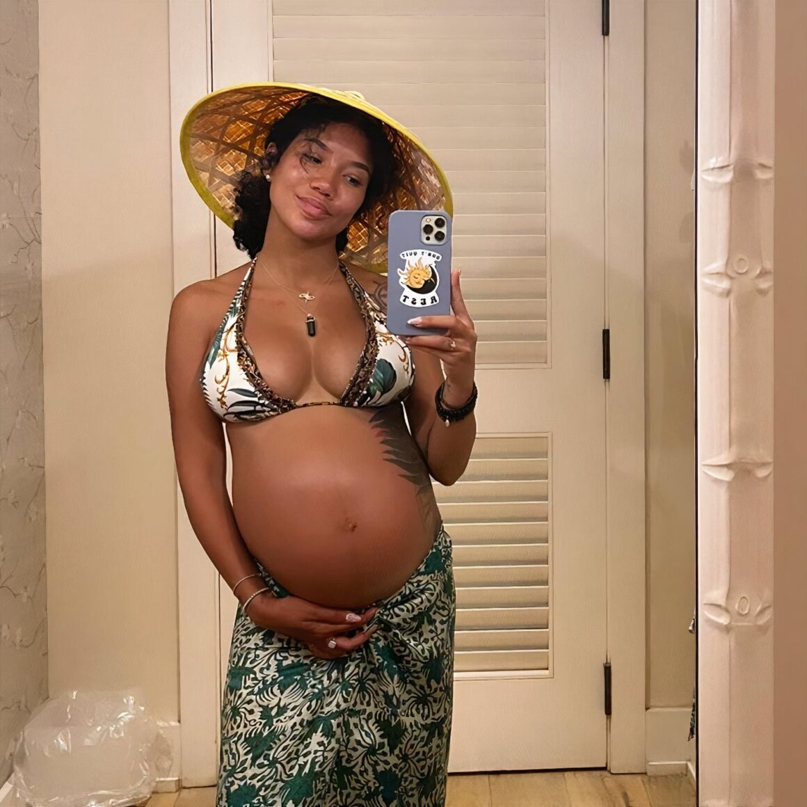 Jhené Aiko Bares Her Baby Bump In Selfie Picture